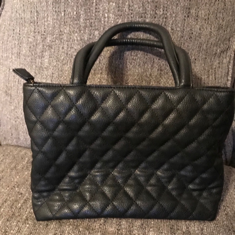 Quilted handbag